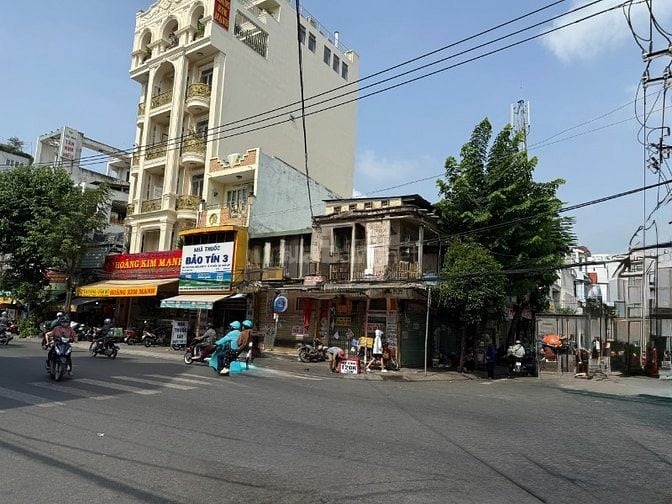 Bán nhà căn góc mặt tiền 42 Tân Mỹ Quận 7, DT8x20m, 200m2, 99ty