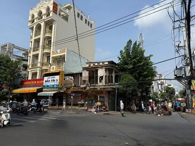 Bán nhà căn góc mặt tiền 42 Tân Mỹ Quận 7, DT8x20m, 200m2, 99ty