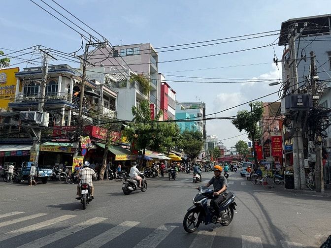 Bán nhà căn góc mặt tiền 42 Tân Mỹ Quận 7, DT8x20m, 200m2, 99ty