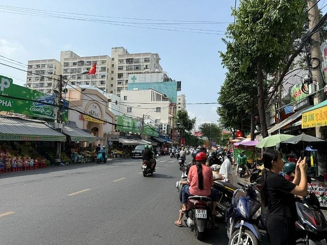 Bán nhà căn góc mặt tiền 42 Tân Mỹ Quận 7, DT8x20m, 200m2, 99ty