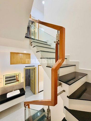 Bán nhà mới 4 tầng mặt tiền Phường 12 Gò vấp tiện kinh doanh mua bán