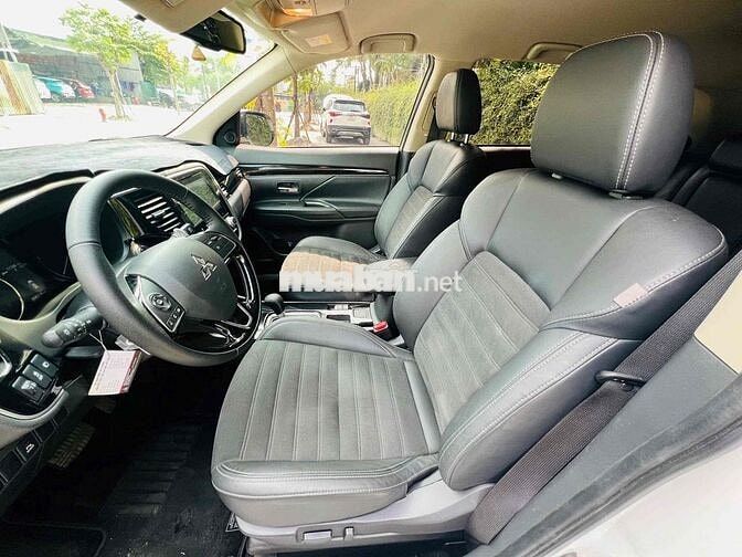 Mitsubishi Outlander 2024 2.0 CVT - 8000 km