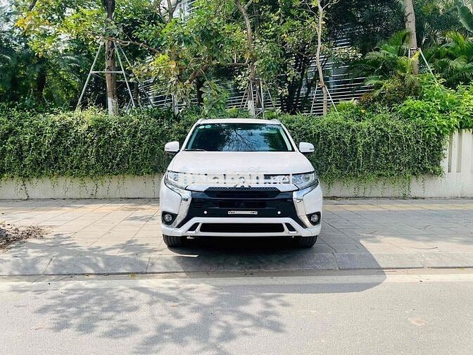 Mitsubishi Outlander 2024 2.0 CVT - 8000 km