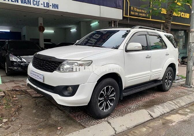 Toyota Fortuner 2015 2.7V 4x4 AT - 100000 km