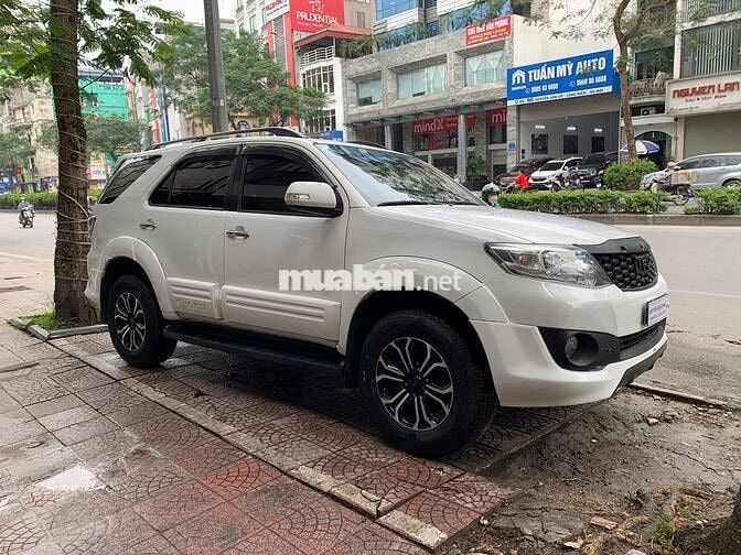 Toyota Fortuner 2015 2.7V 4x4 AT - 100000 km