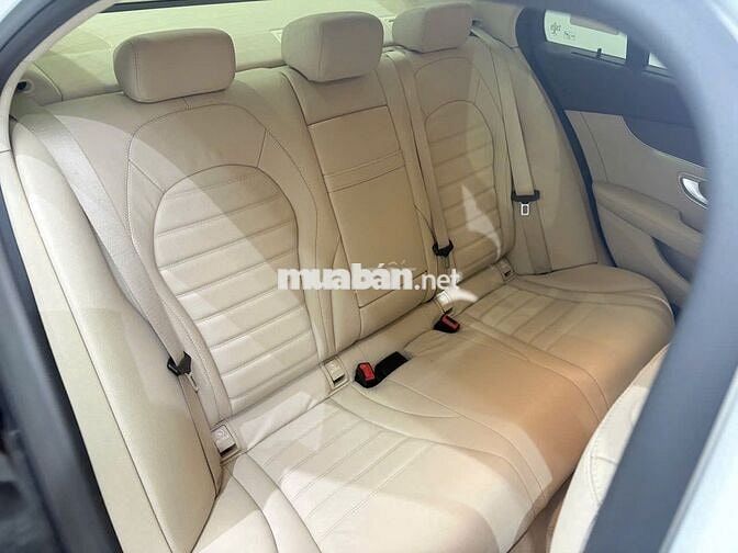 Mercedes Benz C 200 Exclusive 2020 - 56000 km