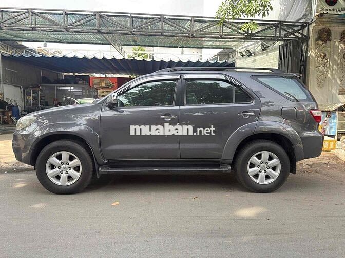 Toyota Fortuner 2010 2.7V - 200000 km
