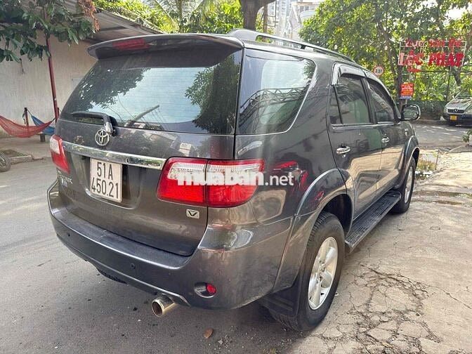 Toyota Fortuner 2010 2.7V - 200000 km