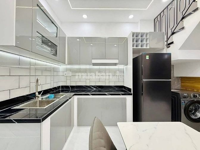 Chú Sáu bán gấp nhà Nguyễn Minh Hoàng Tân Bình 58m2 2 tầng giá 2tỷ280