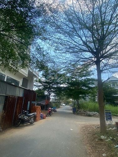 Đất ở Khu dân cư xây dựng hiên hữu 110M2 - Cách Lê Văn Lương chỉ 80m
