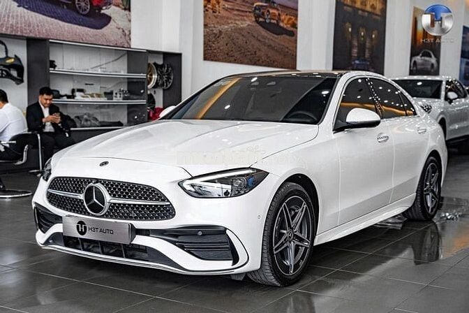 Mercedes Benz C Class 2022 C300 AMG - 20000 km