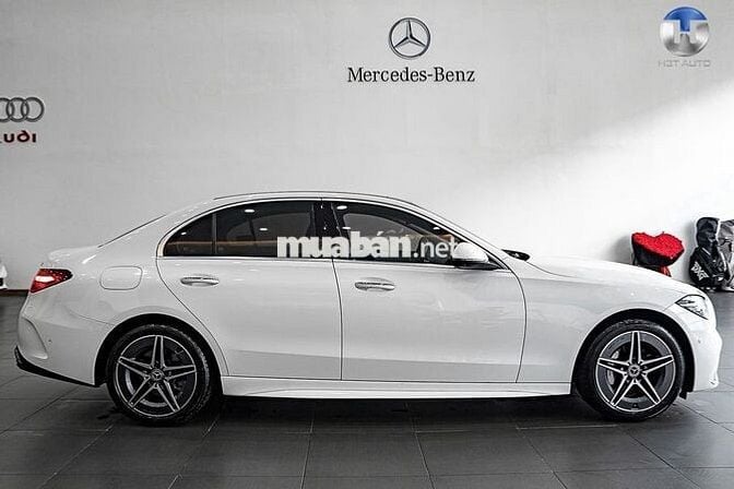 Mercedes Benz C Class 2022 C300 AMG - 20000 km
