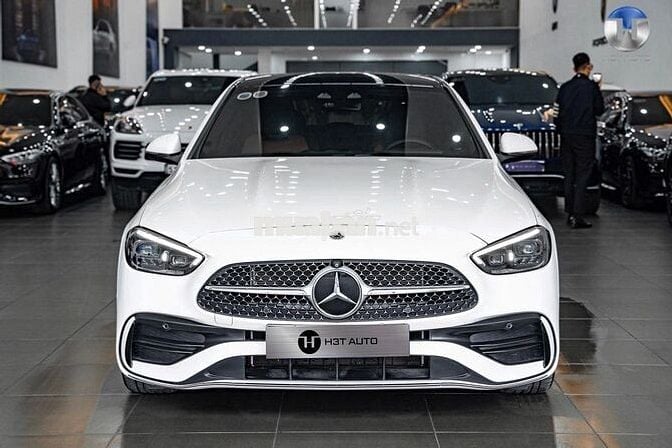 Mercedes Benz C Class 2022 C300 AMG - 20000 km