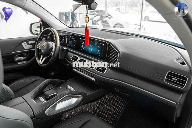 Mercedes Benz GLS450 4Matic Model 2023 - 7000 km