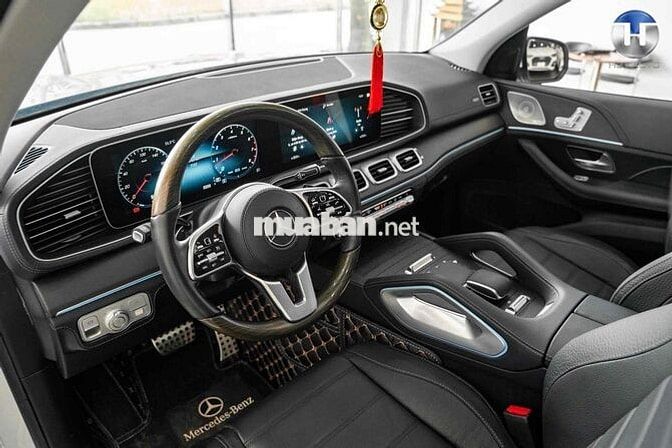 Mercedes Benz GLS450 4Matic Model 2023 - 7000 km