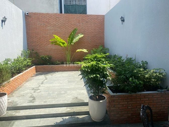 Chính chủ cho thuê nhà nguyên căn mặt tiền có nội thất gỗ cao cấp,Q.12