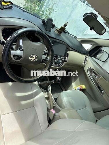 Toyota Innova 2014 2.0E - 45687 km