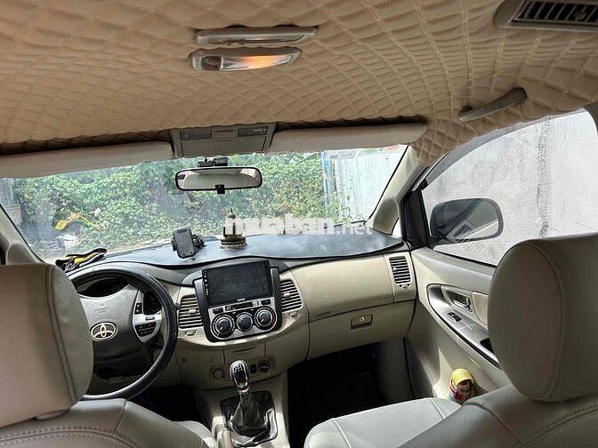 Toyota Innova 2014 2.0E - 45687 km