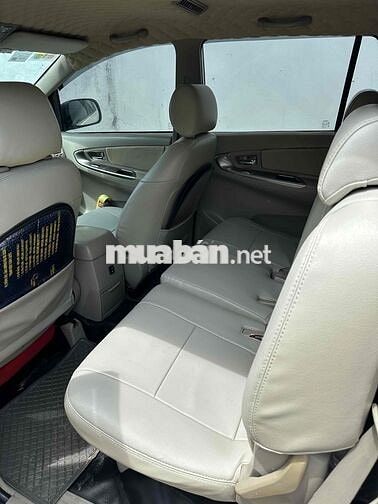 Toyota Innova 2014 2.0E - 45687 km