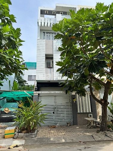 Nhà 5x20m 1 hầm 3 lầu khu 6B intresco Phạm Hùng 