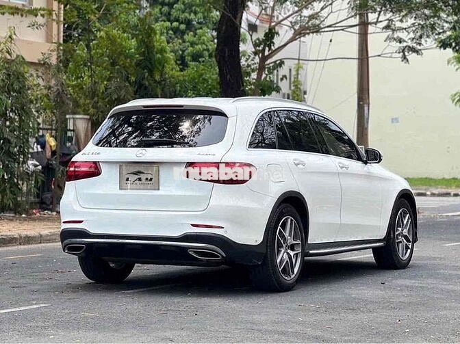 Mercedes Benz GLC300 4Matic Model 2019 Trắng nâu