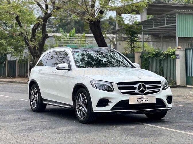 Mercedes Benz GLC300 4Matic Model 2019 Trắng nâu