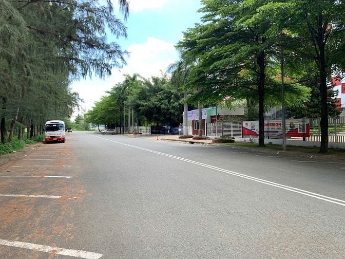Vay Bank cần bán gấp lô biệt thự view bờ sông 300m2 KDC 13C Greenlife 