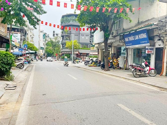 SIÊU PHẨM 2 MẶT PHỐ VIP NHẤT BA ĐÌNH, 3OTO TRÁNH, K.DOANH,GẦN LĂNG BÁC