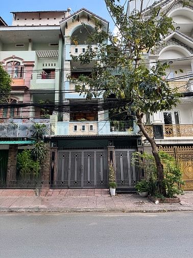 Bán nhà 6x18m 4 tầng, KDC Tạ Quang Bửu P4Q8