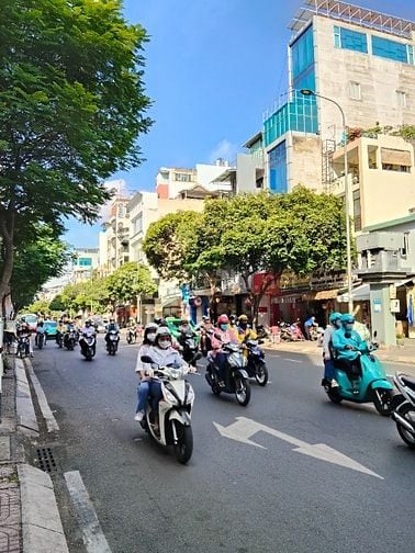 NHÀ PHỐ MẶT TIỀN ĐBP , 2TẦNG , VỊ TRÍ KD TUYỆT VỜI