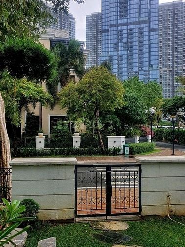 Cho thuê Villas Vinhomes Tân Cảng. 310m2.Hầm 2 lầu  Giá 250tr