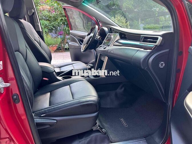 Toyota Innova Venturer 2.0 số tự động 2018