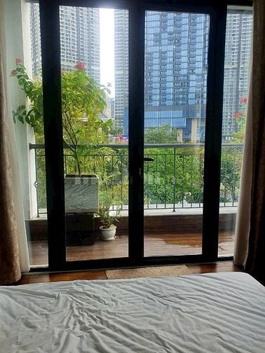 Cho thuê Villas Vinhomes Tân Cảng. 310m2.Hầm 2 lầu  Giá 250tr