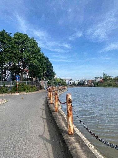 Đất mặt hồ đầm tranh- cự khối -Long biên.Đường trước đất 6m 