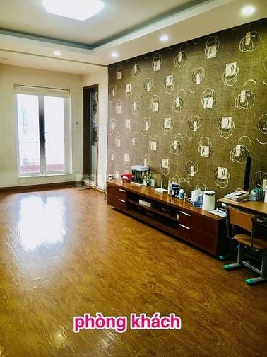 Cho thuê nhà tập thể tầng 5 Giáp Bát