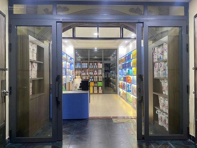 Chính chủ cho thuê mặt tiền đường Hoàng Văn Thụ kinh doanh buôn bán