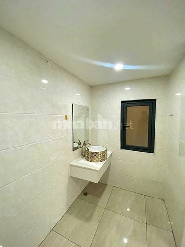 Cần cho thuê nhà Mặt Tiền Sư Vạn Hạnh P.10 Q.10 gần khúc Lý Thái Tổ.