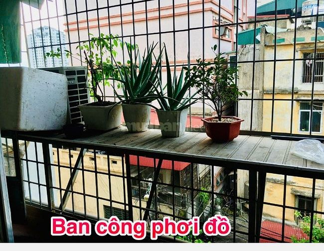 Cho thuê nhà tập thể tầng 5 Giáp Bát