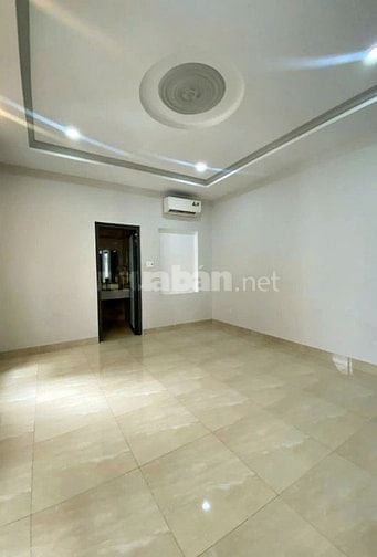 Cần cho thuê nhà Mặt Tiền Sư Vạn Hạnh P.10 Q.10 gần khúc Lý Thái Tổ.