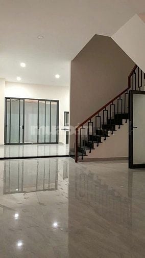 Cần cho thuê nhà Mặt Tiền Sư Vạn Hạnh P.10 Q.10 gần khúc Lý Thái Tổ.