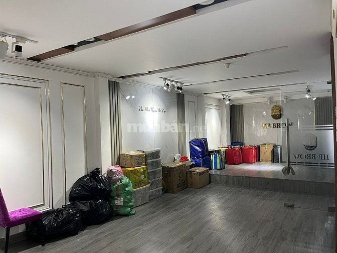 Chính chủ bán nhà phố mặt tiền, sổ hồng ngoài, giao nhà ngay
