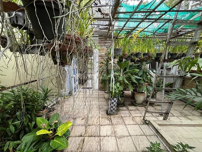 Chính chủ bán nhà phố mặt tiền, sổ hồng ngoài, giao nhà ngay