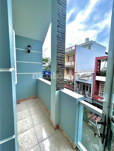 Cho thuê nhà mặt tiền bình phú 2 lầu đường 8m đậu xe thoải mái