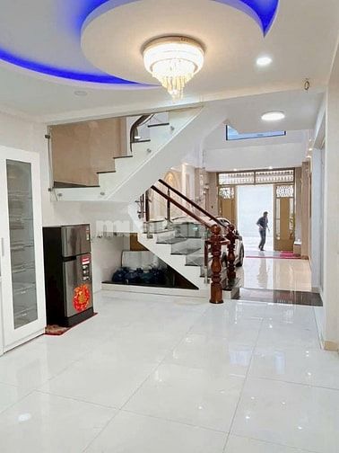 Nhà thoáng mát đường Nhiêu Tứ, p.7, Phú Nhuận. Giá 3,28 tỷ/60m2, HXH