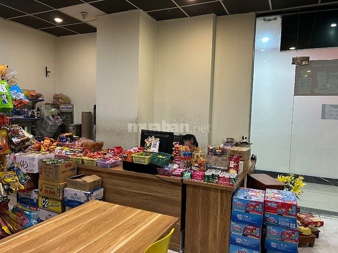 sang nhượng quán cơm văn phòng và cửa hàng tiện ích.