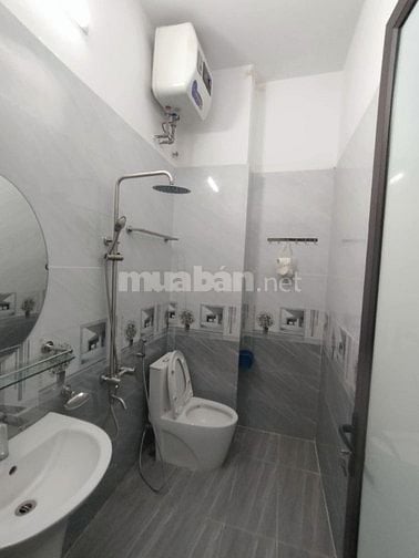 Bán nhà Lạc Long Quân, DT 50m x 5 tầng,ngõ ô tô, dân trí cao