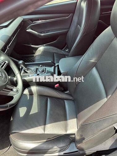 Mazda 3 2019 1.5L Luxury - 86000 km