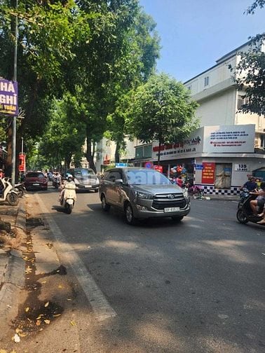 Nhà đẹp 7t thang máy 2 mặt phố Giáp Nhất, Thanh Xuân 75m chỉ 28 tỷ