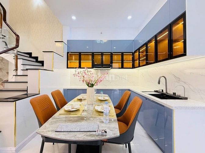 Đi nước ngoài định cư bán gấp nhà ở đường Nguyễn Thị Minh Khai, phường