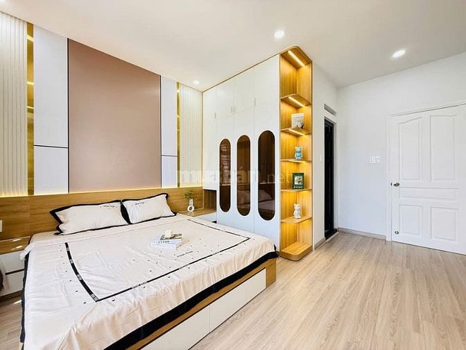 Đi nước ngoài định cư bán gấp nhà ở đường Nguyễn Thị Minh Khai, phường